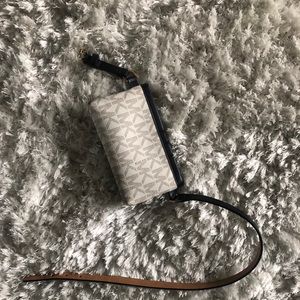 Micheal kors fanny pack